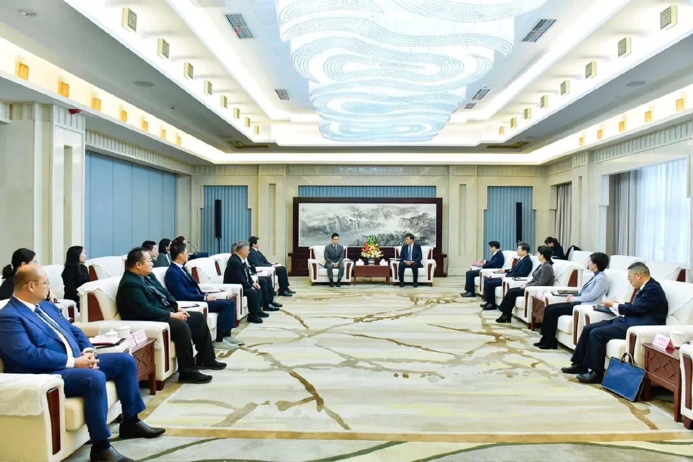 สภา กทม. ดูงานฉงชิ่ง! เตรียมปรับ MOU ใหม่ ยกระดับระบบรางและจัดการขยะ 2568