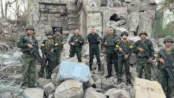 เปิดคลิป! ยืนยัน "แม่ทัพกุ้ง" บุกปราสาทตาควาย-เนิน 350 จริง หลัง สื่อเขมรใช้ AI ทำภาพหลอก