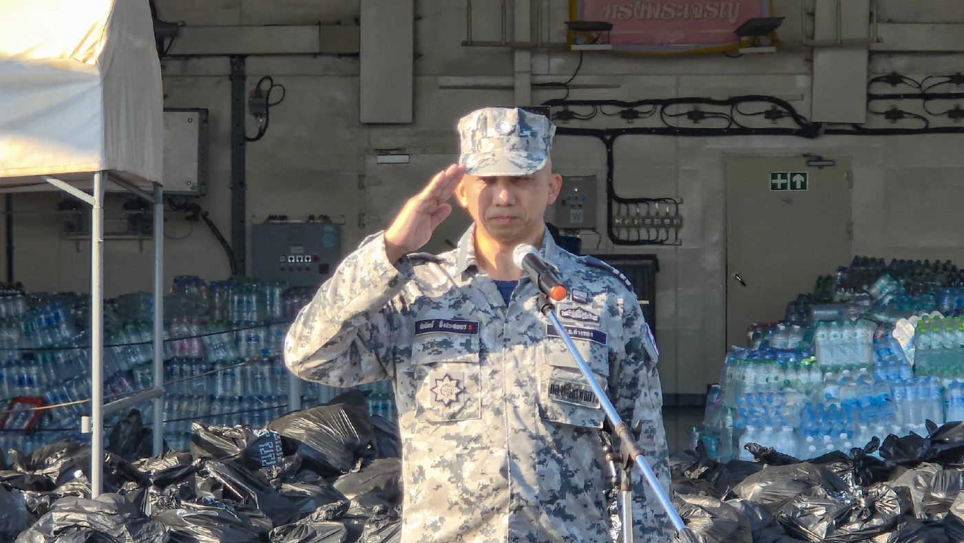 นาวาโท ชยพัทธ์ พึ่งประสพพร ผู้บังคับการเรือหลวงอ่างทอง