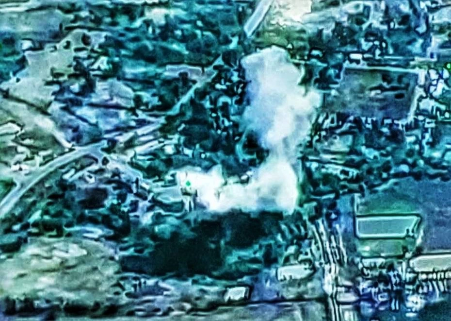 ทัพฟ้าส่ง "F-16" ทิ้งระเบิดนำวิถีด้วยเลเซอร์ ทำลาย "คลังเก็บจรวด BM-21" จ.อุดรมีชัย