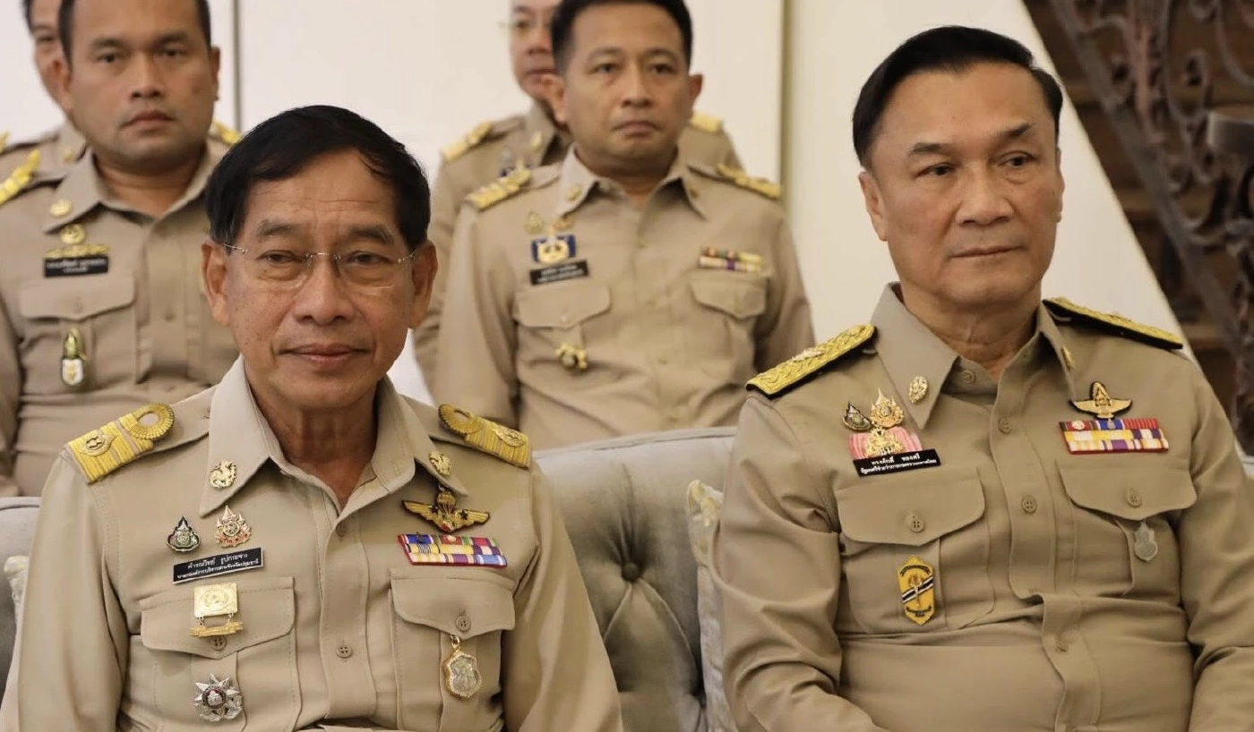 ปทุมร้อน “ชาญ” คืนรังน้ำเงินเผชิญหน้า “คำรณวิทย์” เสือ 2 ตัวกันอยู่ยังไง