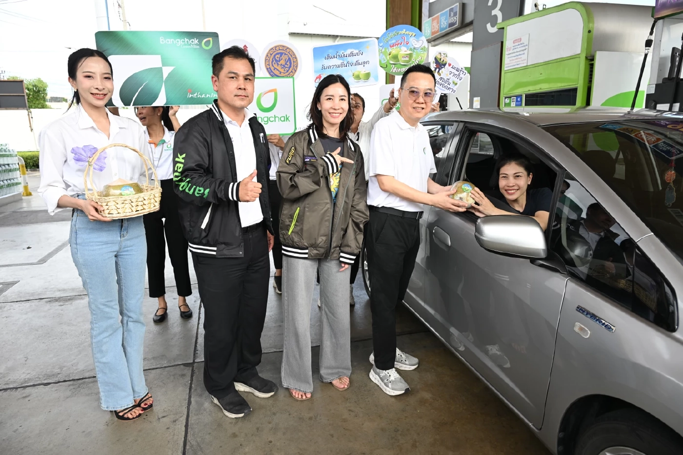 “พาณิชย์” จับมือ 4 ปั๊มน้ำมัน ช่วยเกษตรกรชาวสวนมะพร้าว