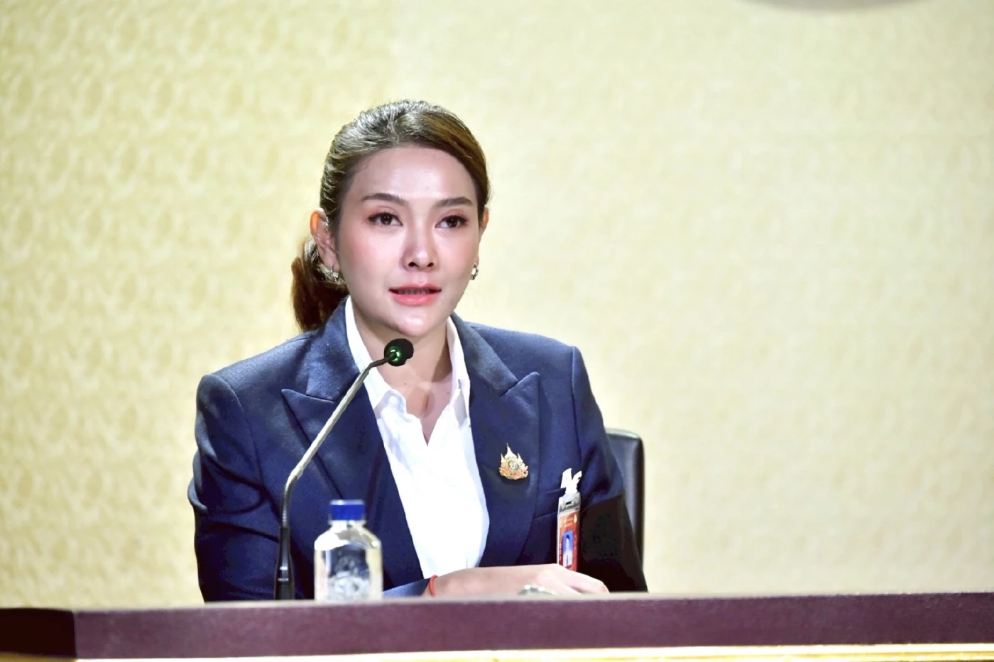 นางสาวอัยรินทร์ พันธุ์ฤทธิ์ รองโฆษกประจำสำนักนายกรัฐมนตรี