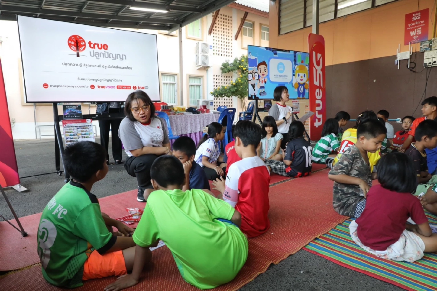 ซีอีโอศุภชัยนำทีมซีพีอาสาลงพื้นที่อุบลฯ มอบอุปกรณ์แพทย์ 10 ล้านบาท