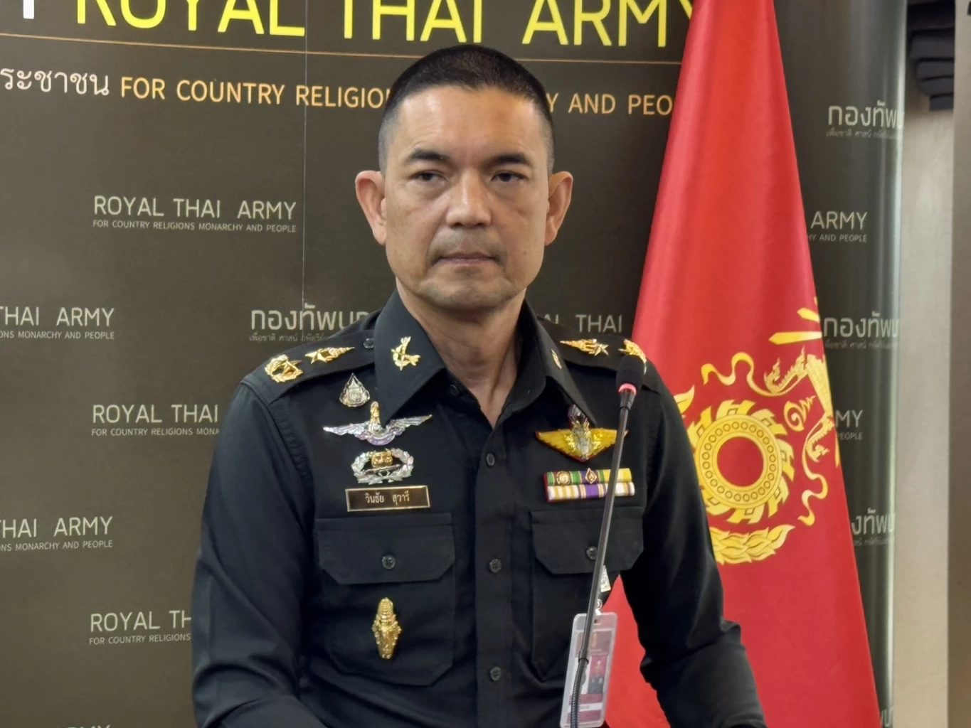 พล.ต.วินธัย สุวารี โฆษกกองทัพบก 