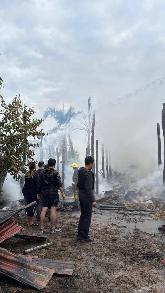 "กัมพูชา" ยิง BM-21 ตกใส่บ้าน ปชช. 3 หลัง บาดเจ็บ 6 สาหัส 2 ราย