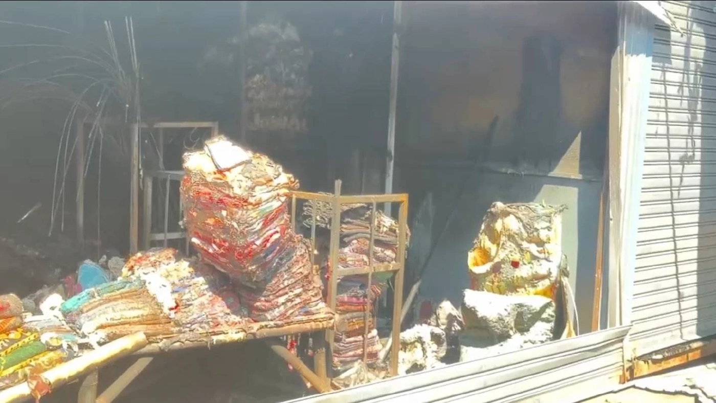 ไฟไหม้ตลาดโรงเกลือกลางดึก พฐ.เร่งพิสูจน์ คาดไฟฟ้าลัดวงจร