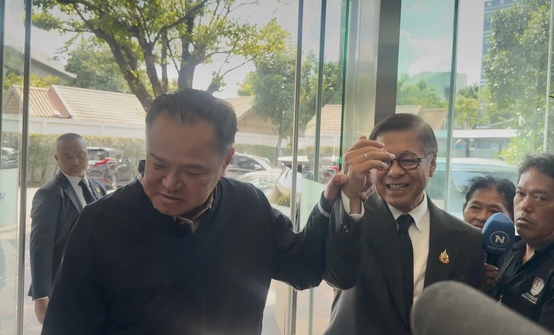 นายอนุทิน ชาญวีรกูล นายกรัฐมนตรี 