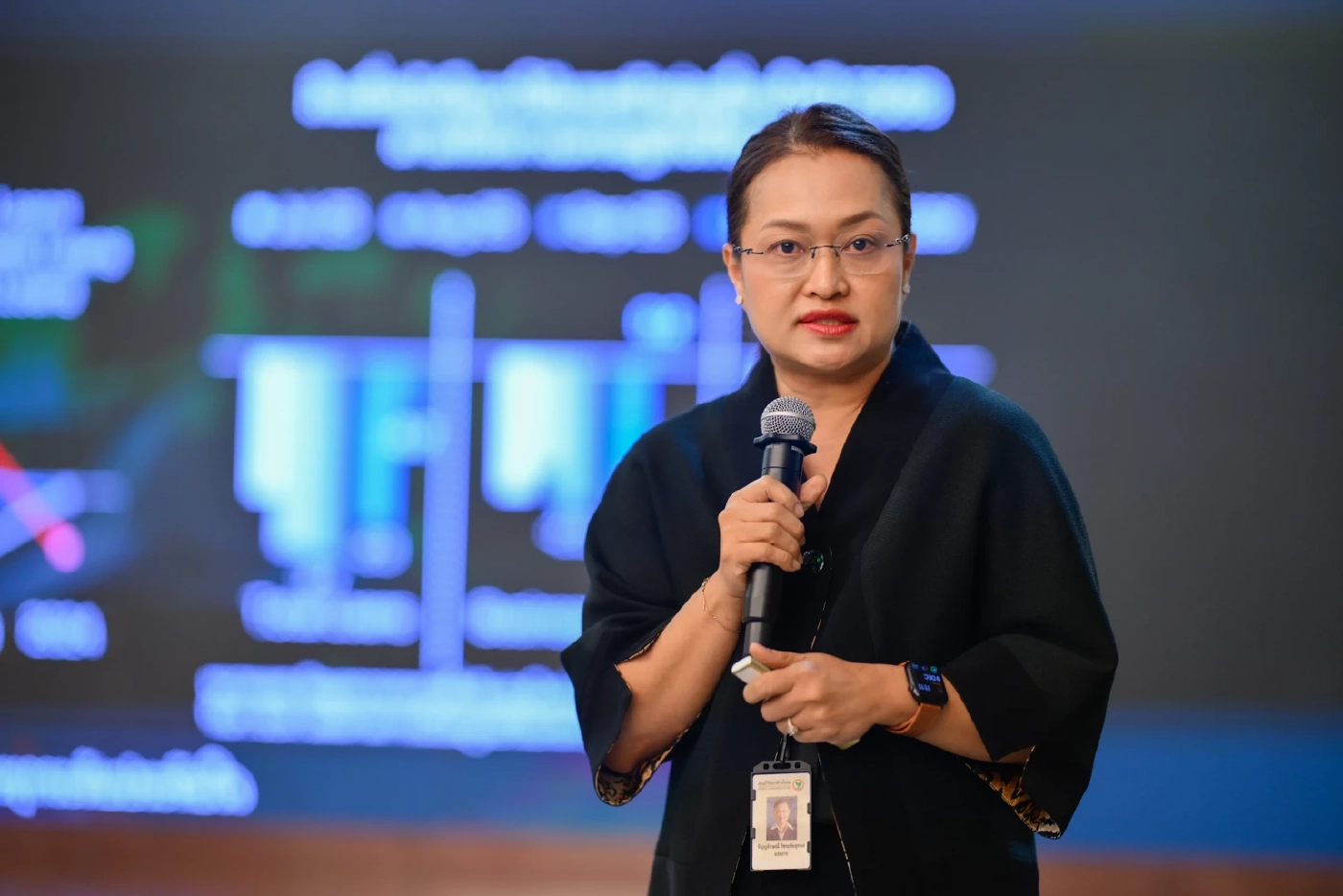 ธัญญลักษณ์ วัชระชัยสุรพล รองกรรมการผู้จัดการ บริษัท ศูนย์วิจัยกสิกรไทย จำกัด