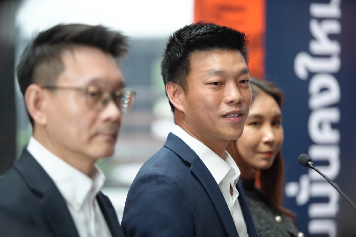 ปชน.ขอโทษ ปชช. ดัน รธน.ฉบับใหม่เหลว หลังยุบสภาพร้อมเลือกตั้งแล้ว