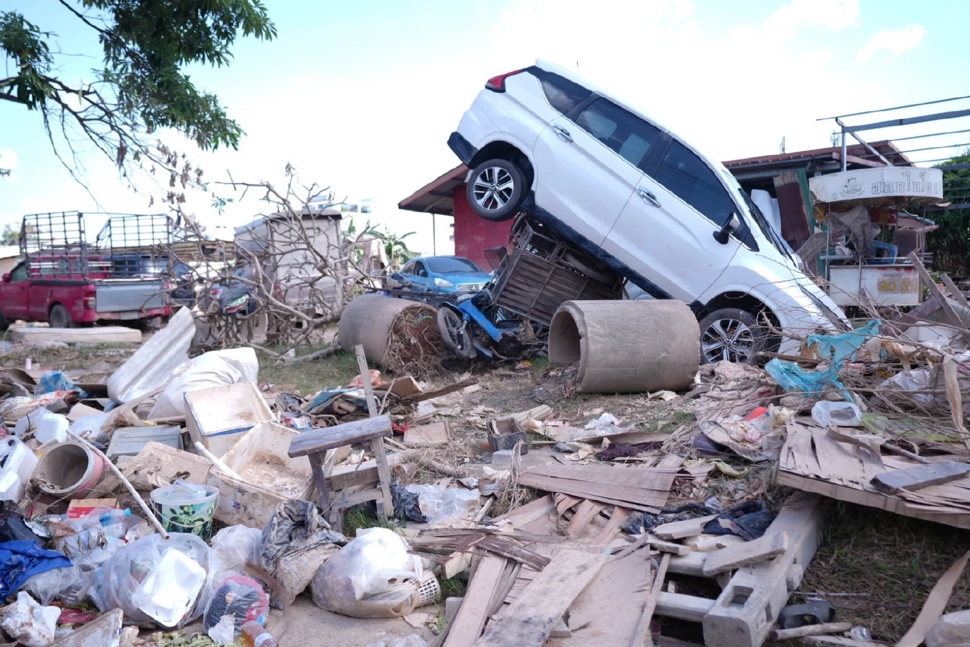 “ทวี-จุลพันธ์” ลุยฟื้นหาดใหญ่ อัด “อนุทิน” บริหารจัดการล้มเหลว