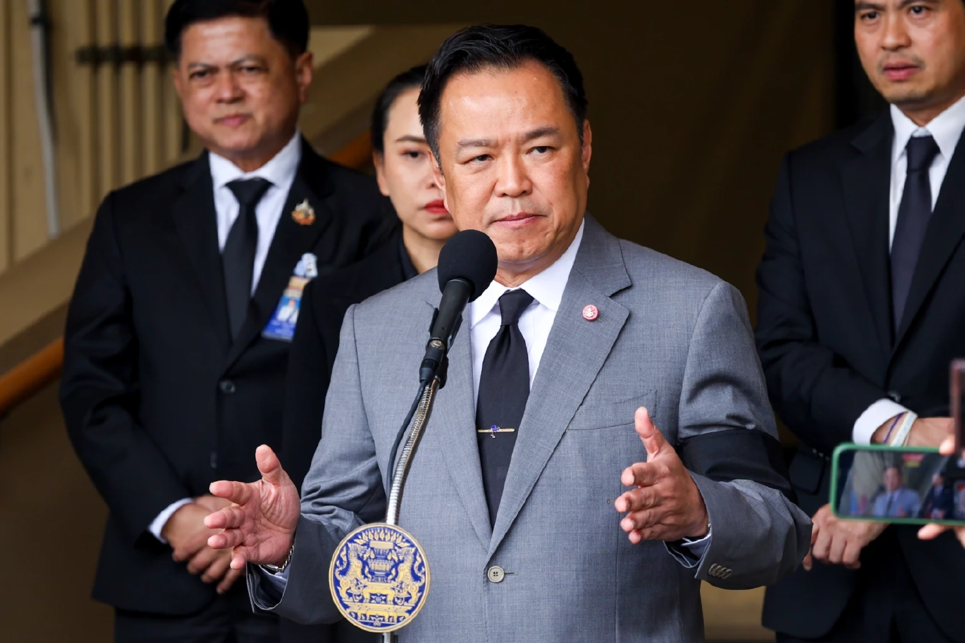 นายอนุทิน ชาญวีรกูล นายกรัฐมนตรี 