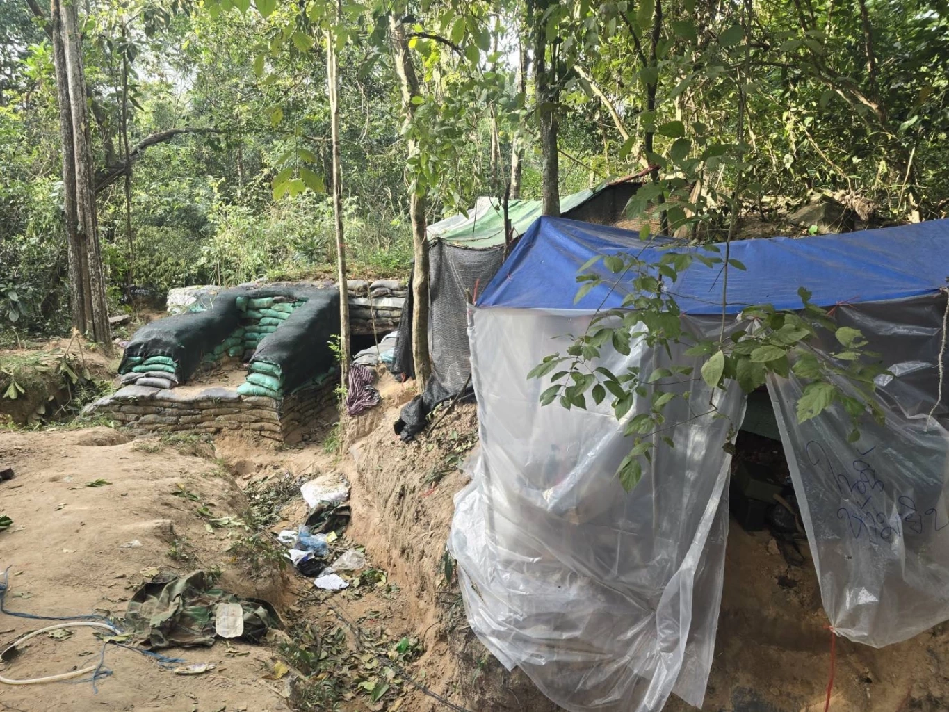 หลักฐานชัด! "ฐานทหารกัมพูชา" บนแผ่นดินไทย ยิงปืนใหญ่–ปืน ค. รอบปราสาทคนา (มีคลิป)