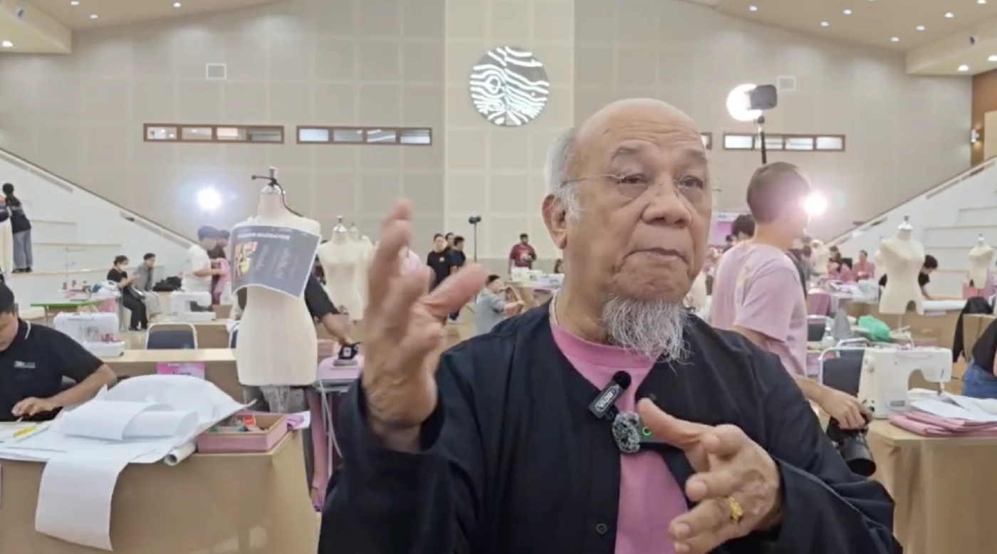 เลาะเวที ”คลั่งรัก ครั่งลำปาง“ ประกวดแฟชั่น ”ผ้าย้อมครั่ง“ เขลางค์นคร