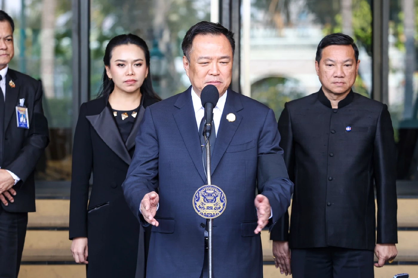 อนุทิน ชาญวีรกูล