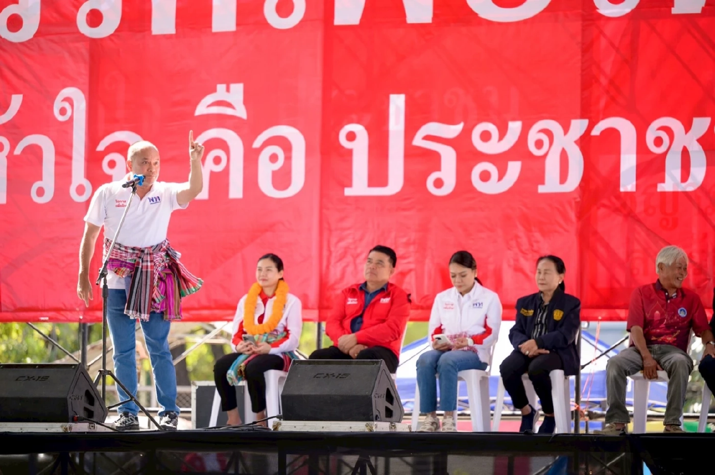 จิราพร – ชญาภา สินธุไพร ลั่นไม่ขายอุดมการณ์ ยืนยันอยู่กับ “พท.”