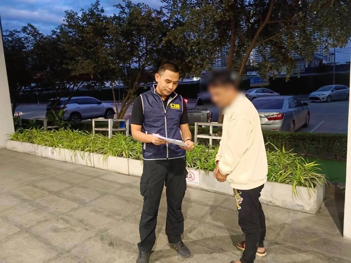 หนีก็ไม่พ้น! จับ "คนไทย" หัวหน้าแก๊งคอลเซ็นเตอร์ รับคำสั่ง "นายทุนจีน" โดยตรง หนีกบดานเมืองน่าน