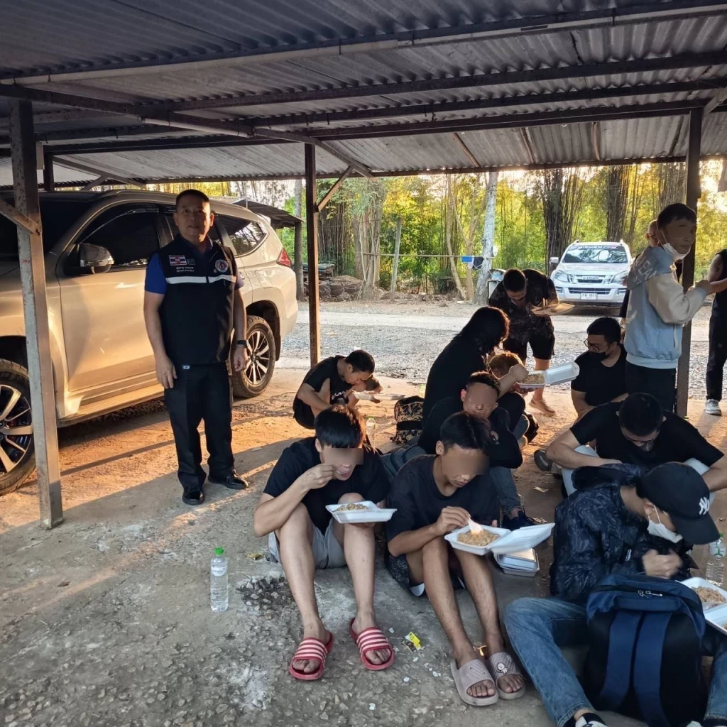 "กองทัพเรือ" จับ "18 จีน 1 เมียนมา" ลอบเข้าชายแดนจันทบุรี เข้มสกัด "อาชญากรรมข้ามชาติ-สแกมเมอร์"