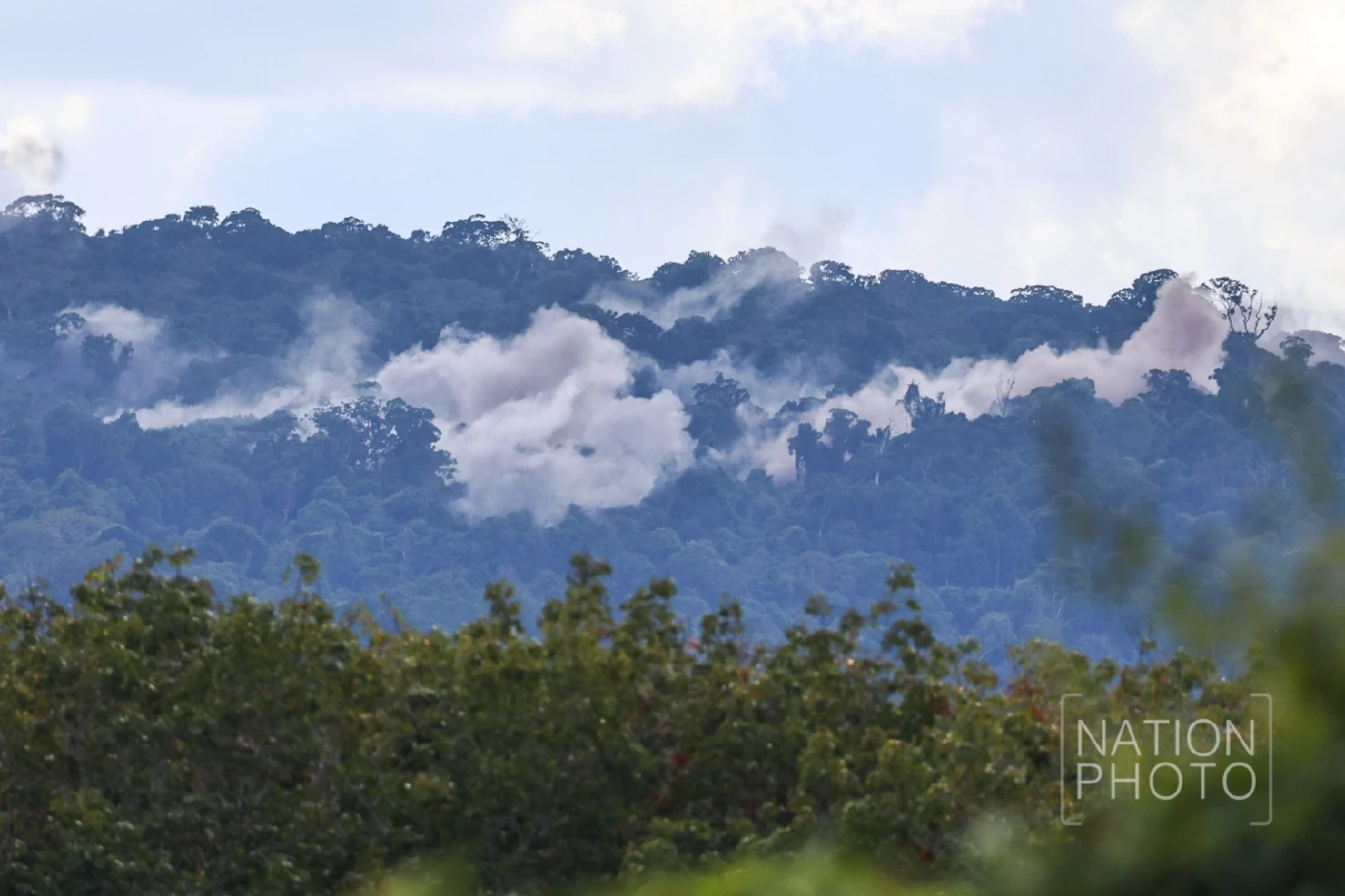 "อนุทิน" เลือก "ยุบสภา" ก่อนรัฐบาลดิ่งปม "น้ำท่วมใต้" ก่อนได้คะแนน "ชายแดนกัมพูชา"