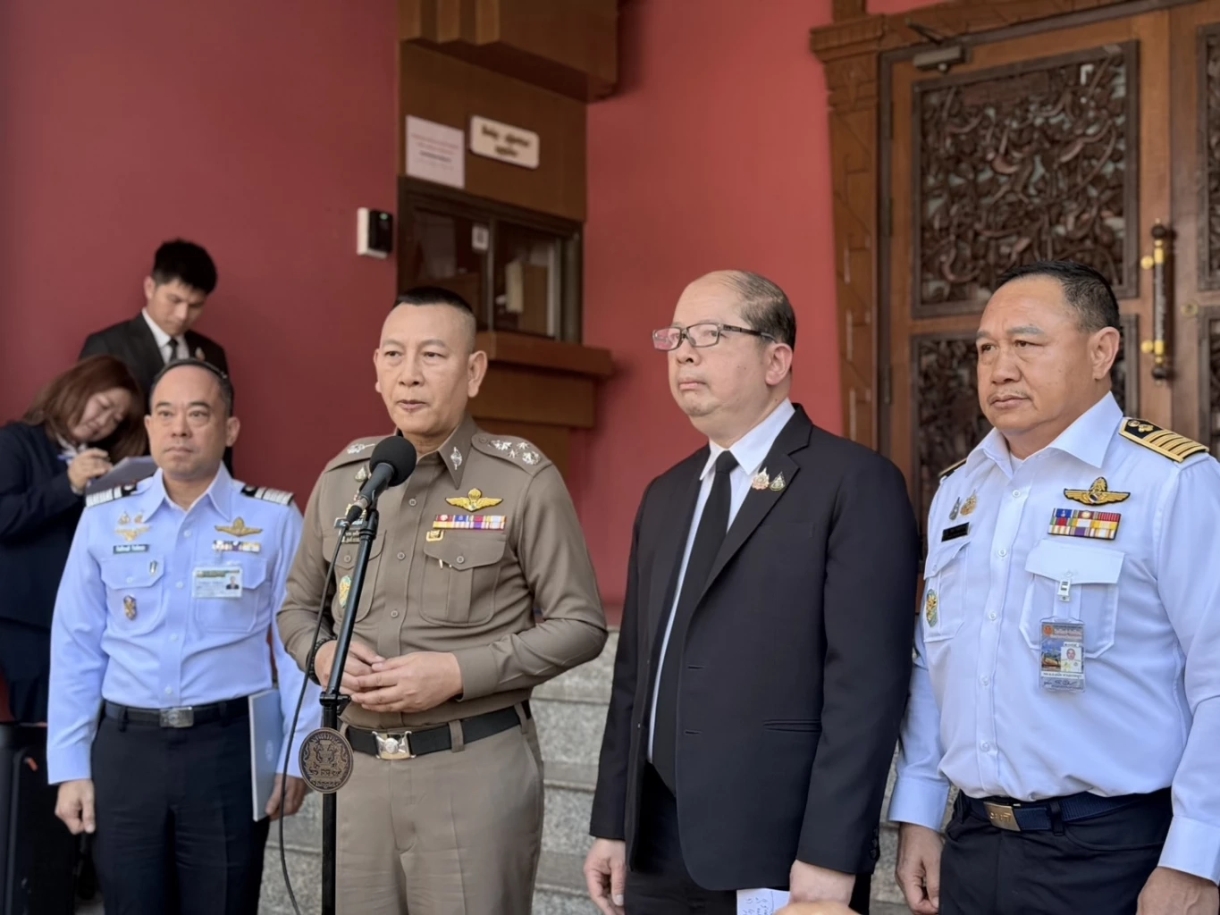 พล.ต.อ.กิตติ์รัฐ พันธุ์เพ็ชร์ ผู้บัญชาการตำรวจแห่งชาติ 