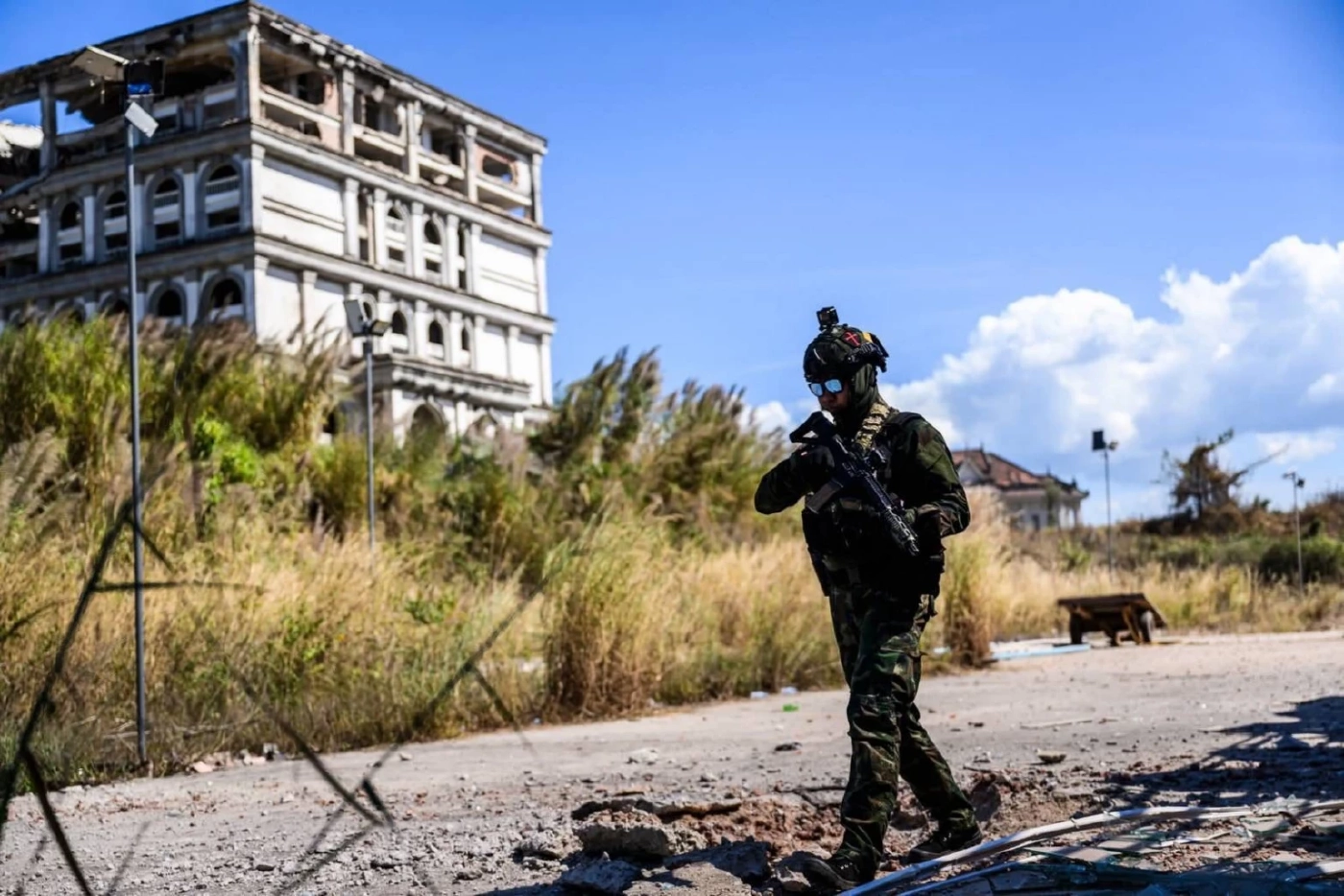 นย.ตราด ยกพลขึ้นบก ยึดกาสิโนทมอดา ทอ. ส่ง F-16 ทิ้งระเบิด 10 ลูก