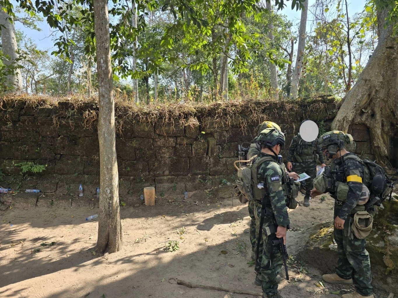 หลักฐานชัด! "ฐานทหารกัมพูชา" บนแผ่นดินไทย ยิงปืนใหญ่–ปืน ค. รอบปราสาทคนา (มีคลิป)