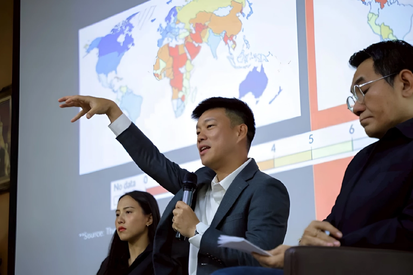 เปิดโผปาร์ตี้ลิสต์ "พรรคประชาชน" ด้าน "อมรัตน์" โพสต์ "วิโรจน์" ลำดับ 100