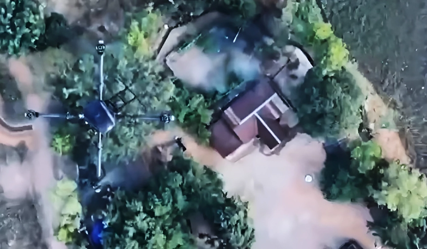 เปิดคลิป! ฉก.11 กกล.บูรพา บินโดรน ถล่มเป้าหมายทาง "ทหารกัมพูชา"