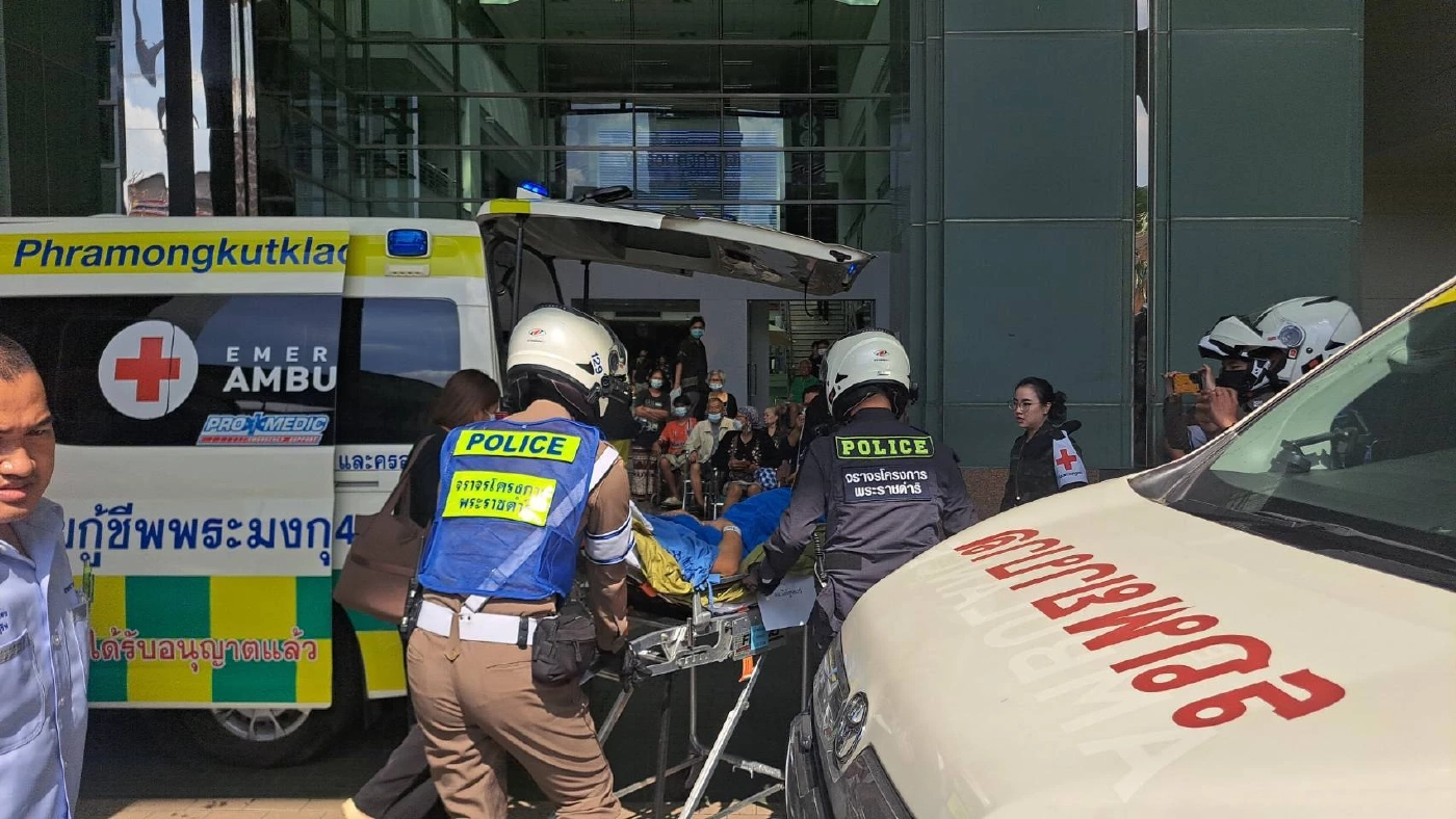 ตำรวจจราจรเปิดทางด่วน นำ "ทหารกล้า" บาดเจ็บจากปะทะชายแดน ส่ง รพ.พระมงกุฎเกล้า