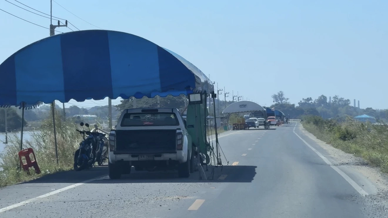 อยุธยาอ่วม "น้ำท่วม" นานกว่า 4 เดือน ยาย 84 บอกปีนี้หนักสุด ชาว "บางบาล" ยังนอนริมถนน