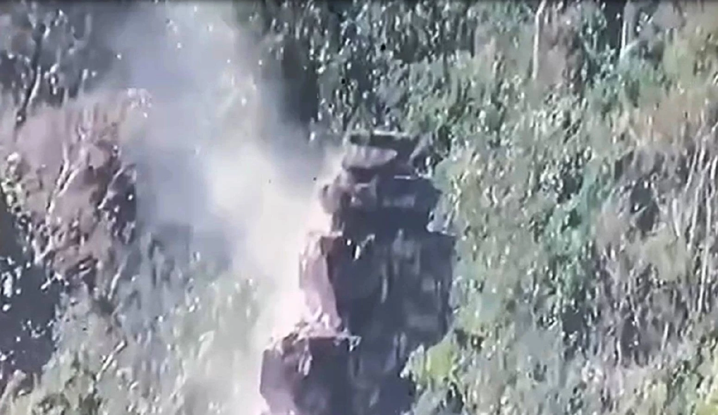 เปิดคลิป! ทัพภาค 1 ใช้ปืนใหญ่รถถัง ยิงทำลาย "กาสิโน" กัมพูชา ฝั่งบ้านตาพระยา สระแก้ว