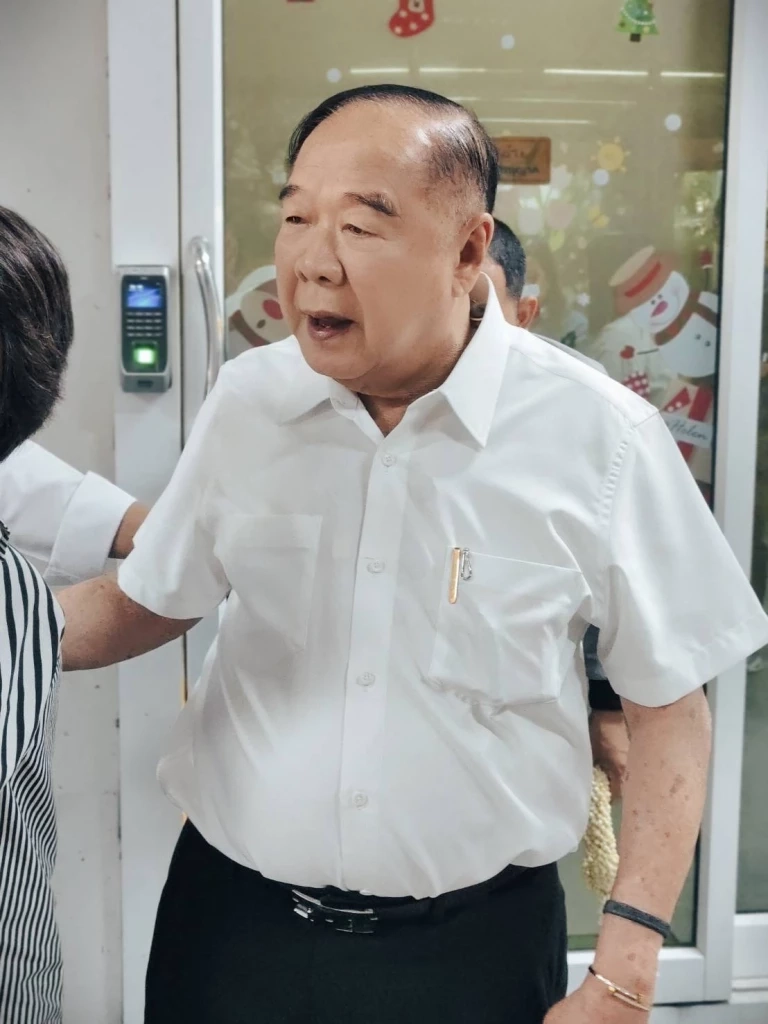 "บิ๊กป้อม" ลั่นอายุ 80 ปี พอแล้ว เตรียมวางมือการเมือง