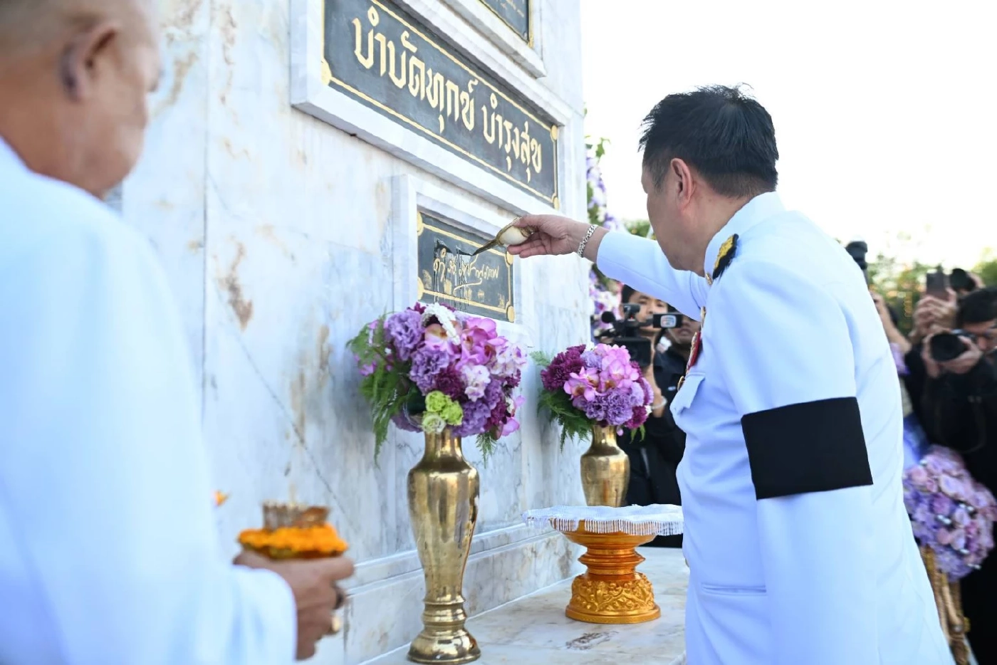 "อนุทิน" วางพวงมาลาถวายสักการะ เนื่องในวันดำรงราชานุภาพ