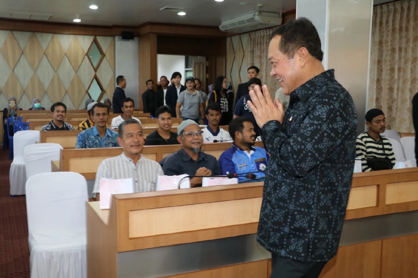 “ทวี สอดส่อง” ลุย “นราธิวาส” แก้ “ป่าทับคน” เปิดตัวเลข “ป่าทิพย์” 3 แสนไร่ ทำชาวบ้านแพ้คดี