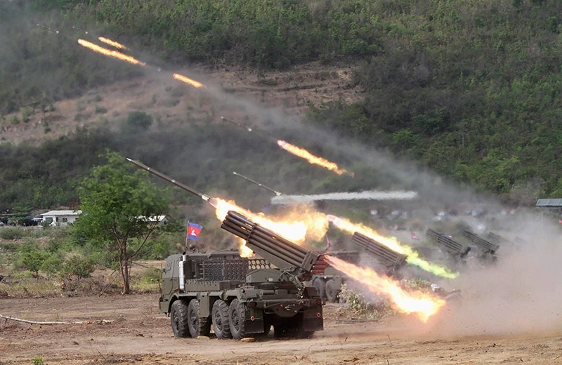 ปราสาทตาควายเสียหายหนัก โดนรัว BM-21 ใส่ ส่วนที่หนองจานยังเดือด