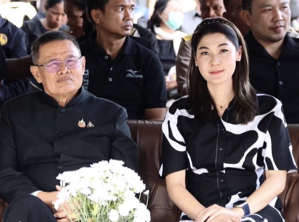 อิสสระ สมชัย เพื่อนรักเกรียง-กุ่ย ผู้พาสุดารัตน์ ซบน้ำเงิน 