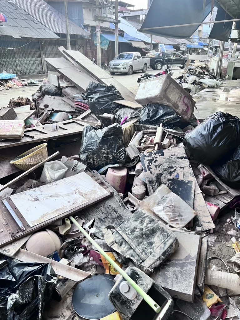 “ทวี” ระดมจิตอาสา ชายแดนใต้ 450 ชีวิต ร่วมฟื้นหาดใหญ่อาทิตย์นี้