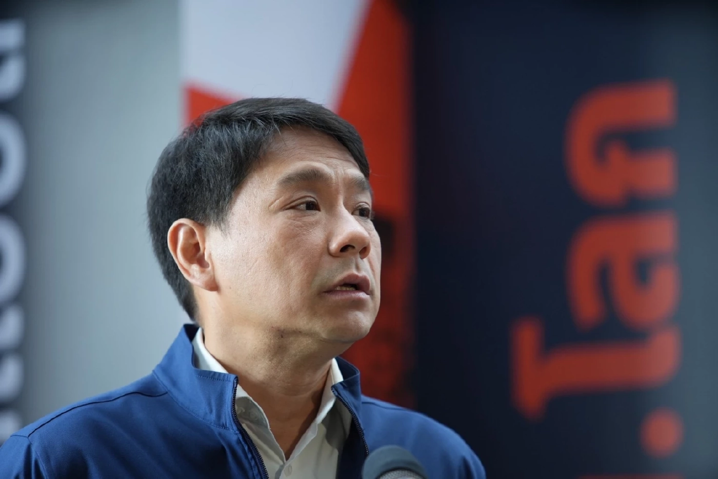 "ปชน." เปลี่ยนตัว ผู้สมัคร สส.กทม. กราบขอโทษ-ยอมรับถูกออกหมายจับฟอกเงิน