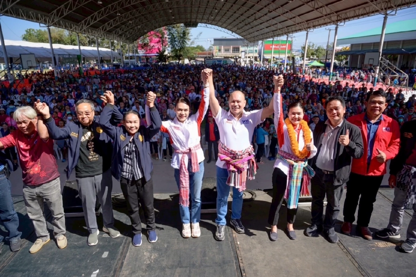 จิราพร – ชญาภา สินธุไพร ลั่นไม่ขายอุดมการณ์ ยืนยันอยู่กับ “พท.”