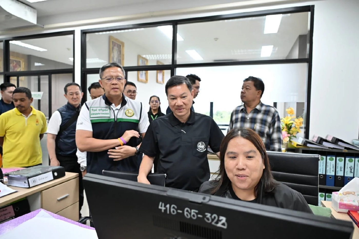 "ปลัดมหาดไทย" สั่งจัดผลัดเวรเจ้าหน้าที่คีย์ข้อมูลขอรับเงินเยียวยา 9,000 บาท ตลอด 24 ชั่วโมง