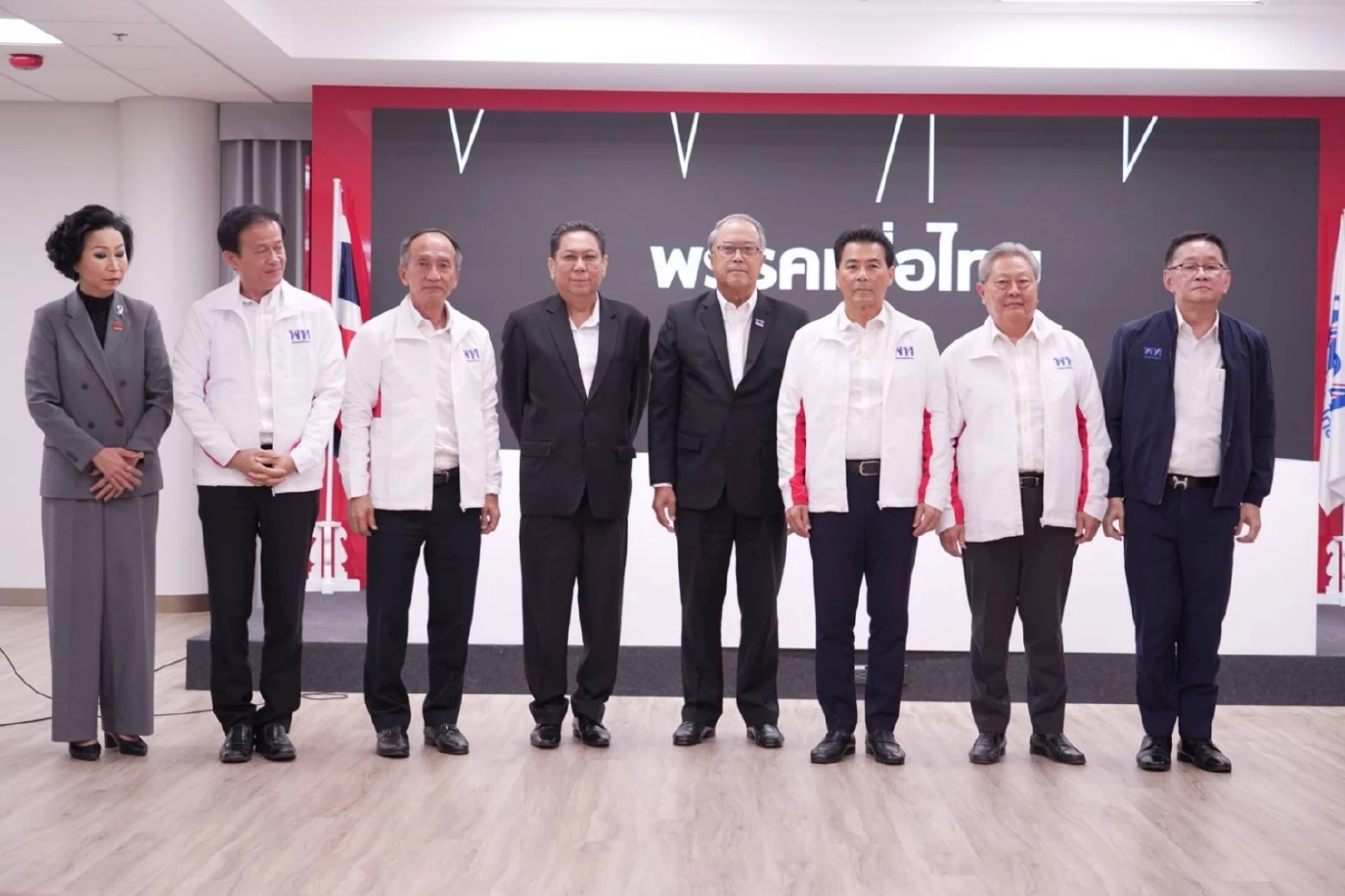 “เทวัญ” ยกทีม สมัครสมาชิกพรรคเพื่อไทย พร้อมส่งผู้สมัคร 3 เขตโคราช