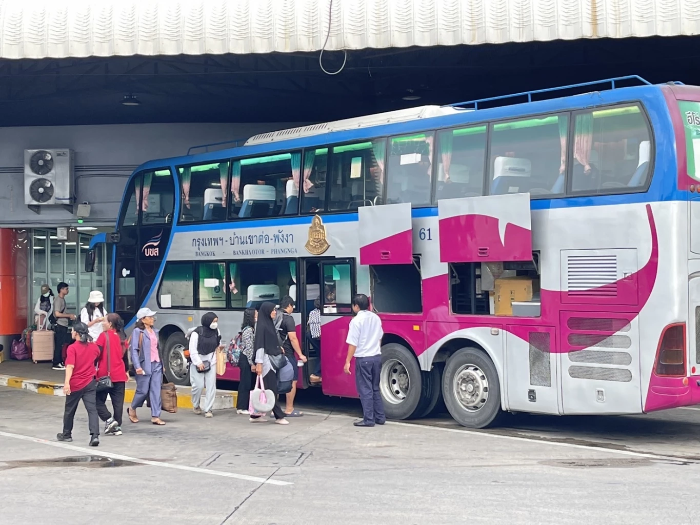 บขส. คาดผู้โดยสารเดินทางปีใหม่ 120,000 – 180,000 คน/วัน