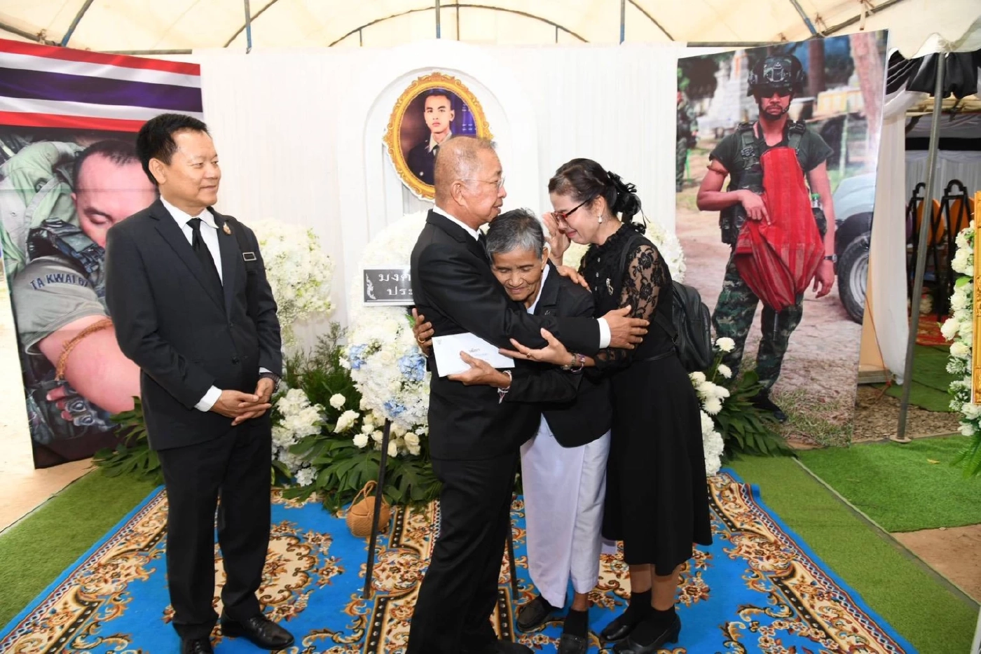 ประธานวุฒิสภา นำทีม สว. เดินทางไปเคารพร่าง "จ่าสิบเอก สำเริง คลังประโคน"