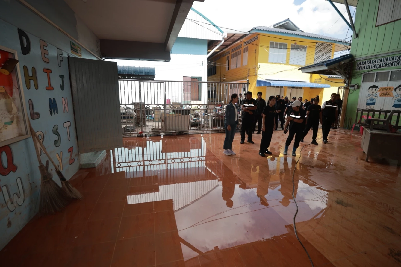 “รมว.นฤมล” เร่งสำรวจความเสียหาย รร.พื้นที่หาดใหญ่เพื่อฟื้นฟู