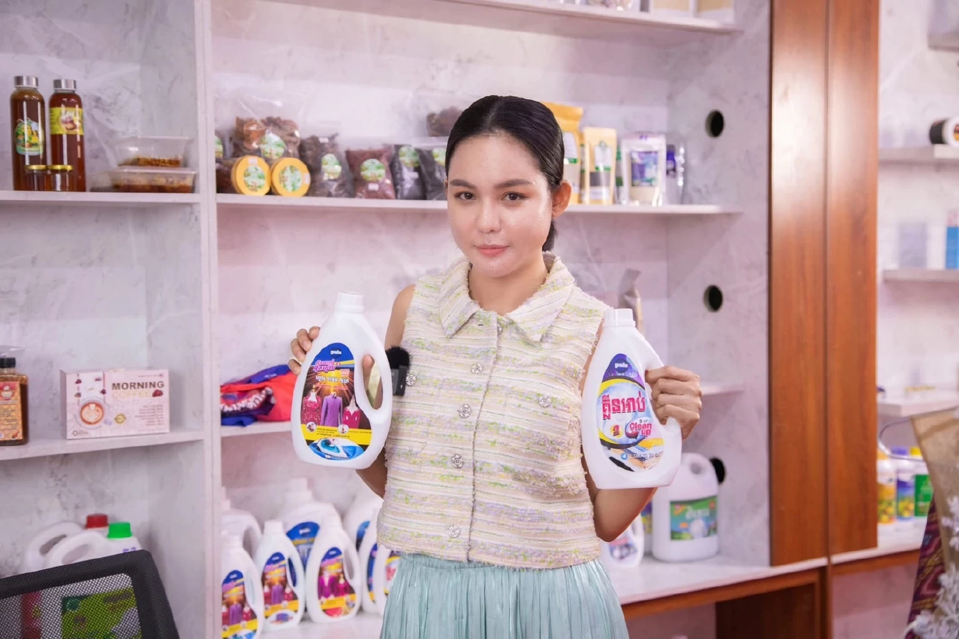 หลังถูกปลดจากตำแหน่งรองผู้ว่าการนครฯ เธอหันไปยึดอาชีพแม่ค้าออนไลน์ 