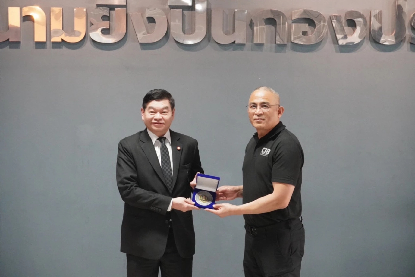 วัชรินทร์ จับมือสอบสวนกลางจัดชุดหนุมานติวเข้มซ้อมอัยการยิงปืน