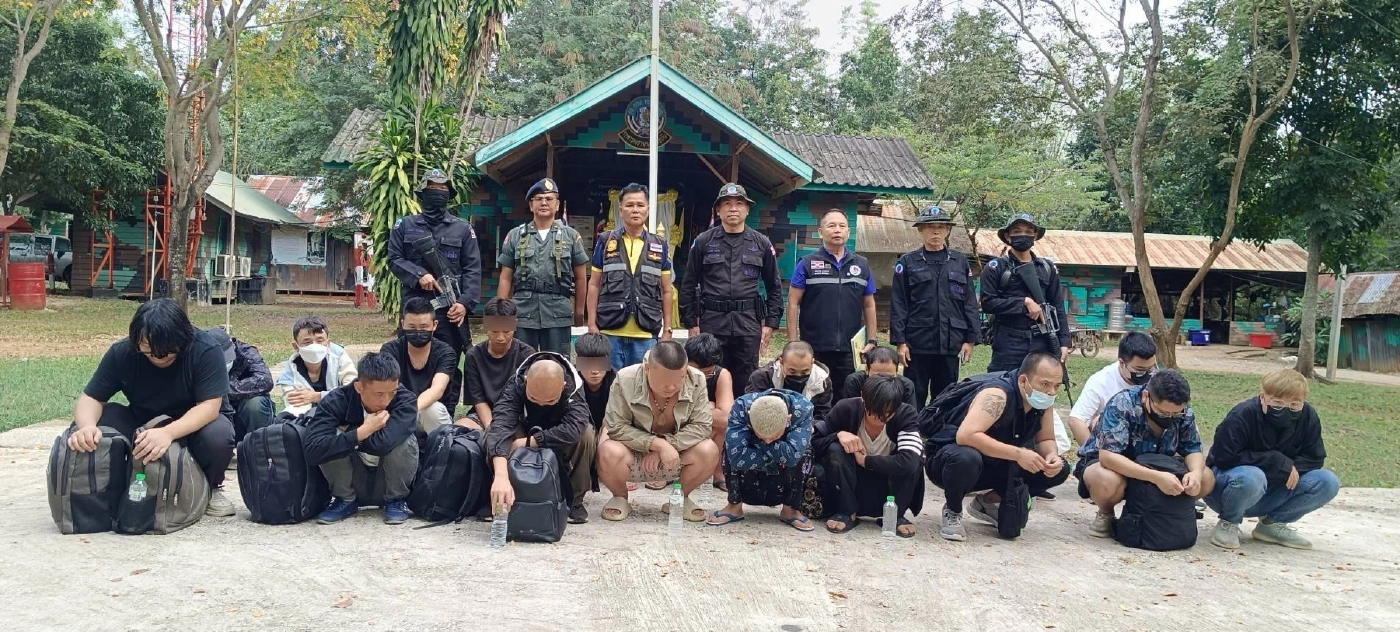"กองทัพเรือ" จับ "18 จีน 1 เมียนมา" ลอบเข้าชายแดนจันทบุรี เข้มสกัด "อาชญากรรมข้ามชาติ-สแกมเมอร์"
