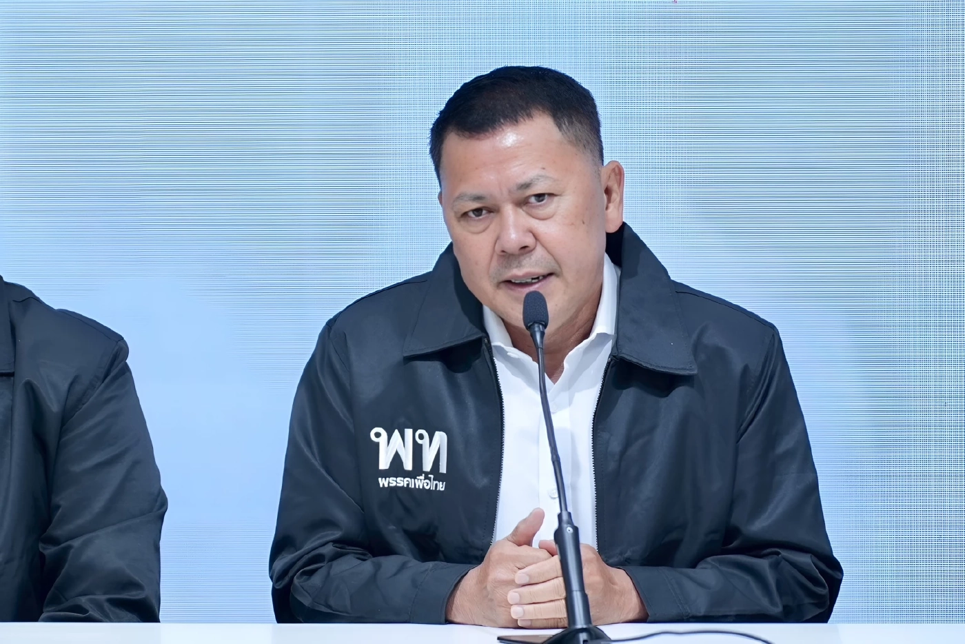 "เพื่อไทย" เปิดศึก "บรรหารบุรี-เจดีย์ใหญ่" หลัง "ลูกท็อปทิ้งมรดกเตี่ย" ซบค่าย "น้ำเงิน"