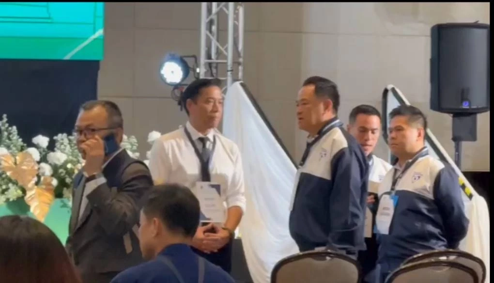 "แดง-น้ำเงิน" ล้อมวงคุยก่อนจับเบอร์ "ปาร์ตี้ลิสต์" "ปธ.กกต."ยืนยันพร้อมจัดการเลือกตั้ง สส. วันที่ 8 ก.พ.นี้