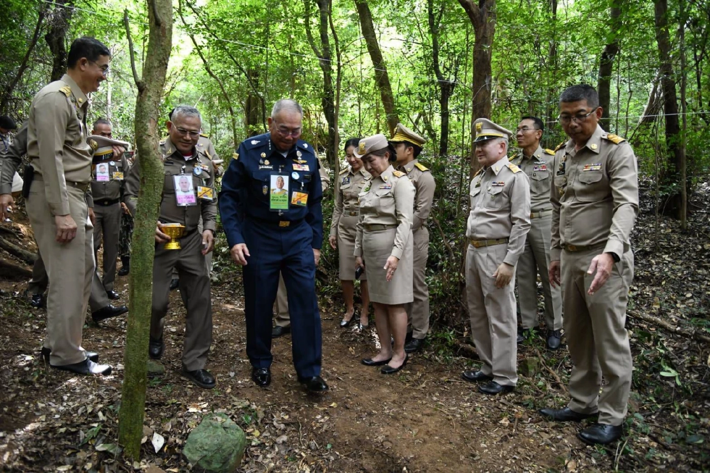 บวงสรวงตัด “ไม้จันทน์หอม” สร้างพระโกศจันทน์ - พระหีบจันทน์